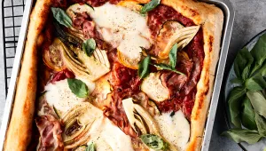 Plaatpizza met venkel en courgette