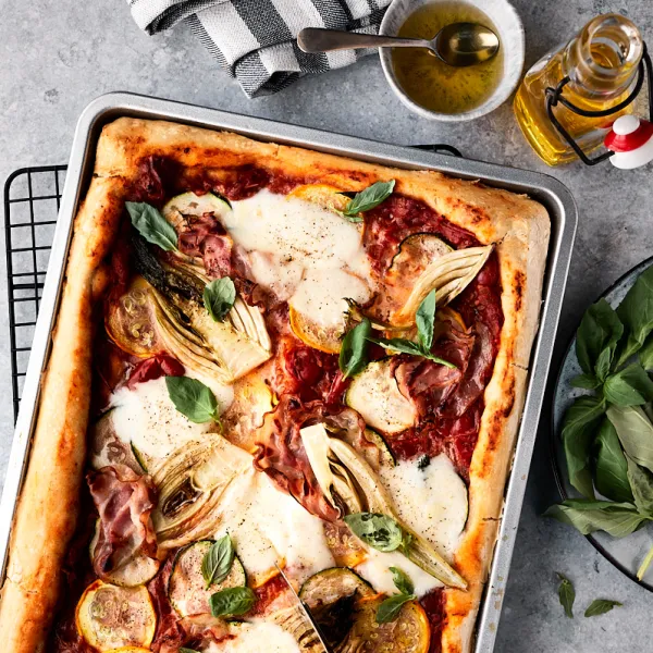 Plaatpizza met venkel en courgette