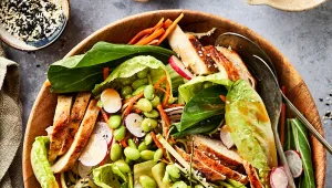 Salade met misodressing