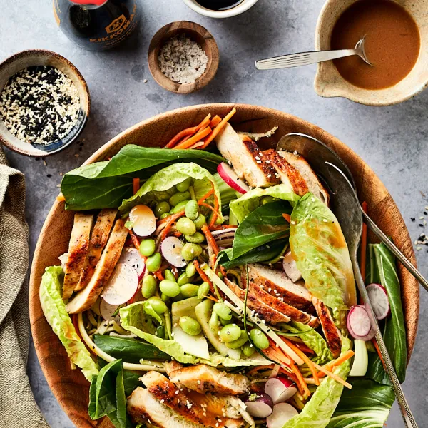 Salade met misodressing