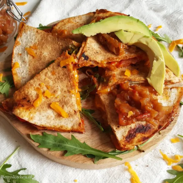 Vegetarische pizza quesadillas
