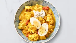 Indiase curry met aardappel en bloemkool