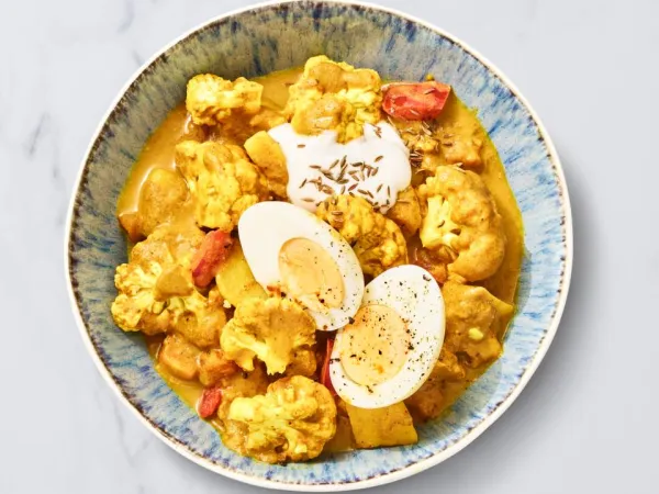 Indiase curry met aardappel en bloemkool