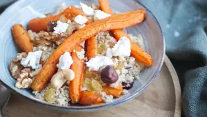 Couscous met geroosterde wortels, noten en geitenkaas