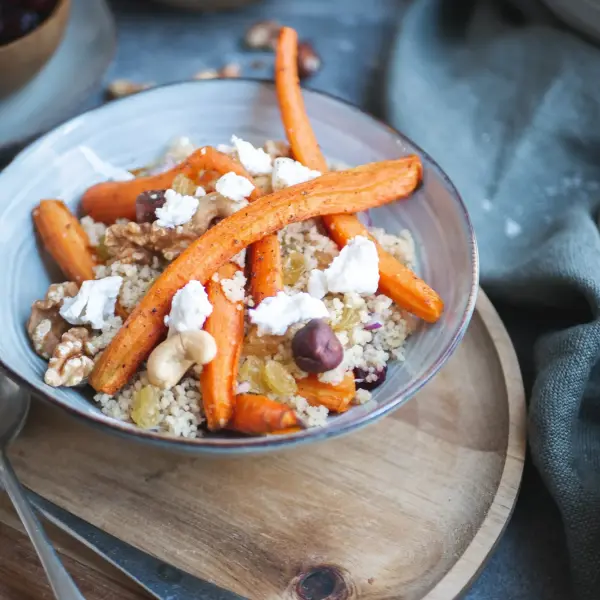 Couscous met geroosterde wortels, noten en geitenkaas