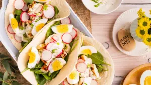 Kip'n'ei wrap met pittige Bosknoflook
