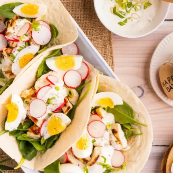 Kip'n'ei wrap met pittige Bosknoflook