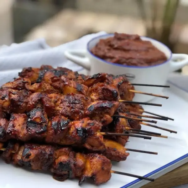 Simpele kipsaté in ketjap marinade